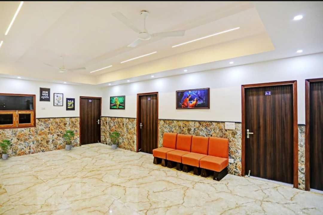 Hotel O K R Resdiancy Near Botanic Garden Of Indian Republic Noida Bagian luar foto