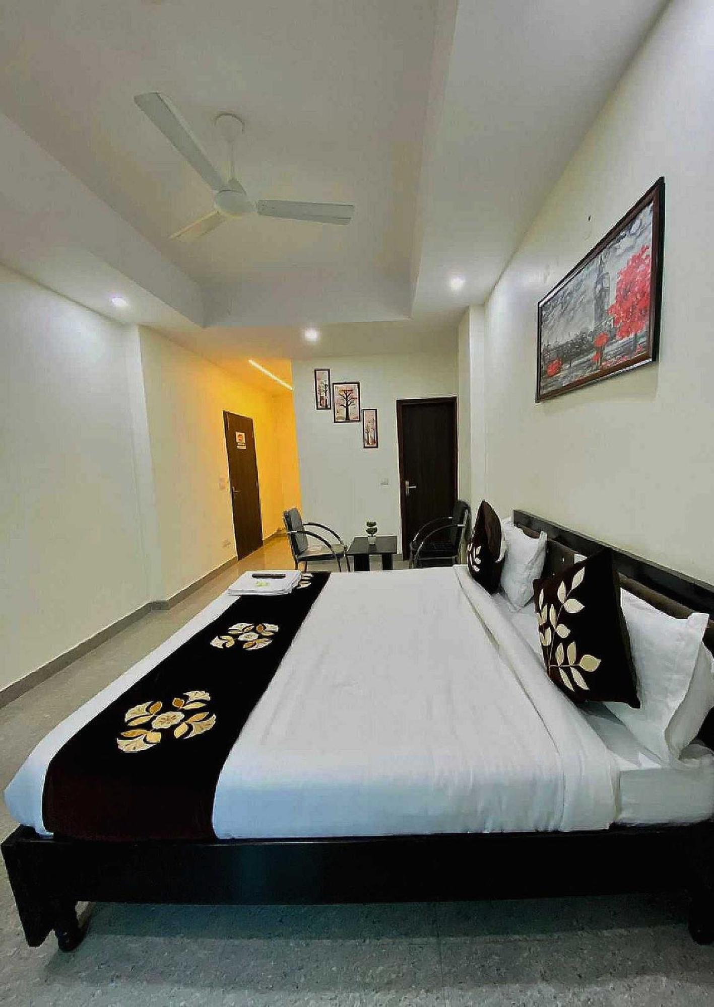 Hotel O K R Resdiancy Near Botanic Garden Of Indian Republic Noida Bagian luar foto