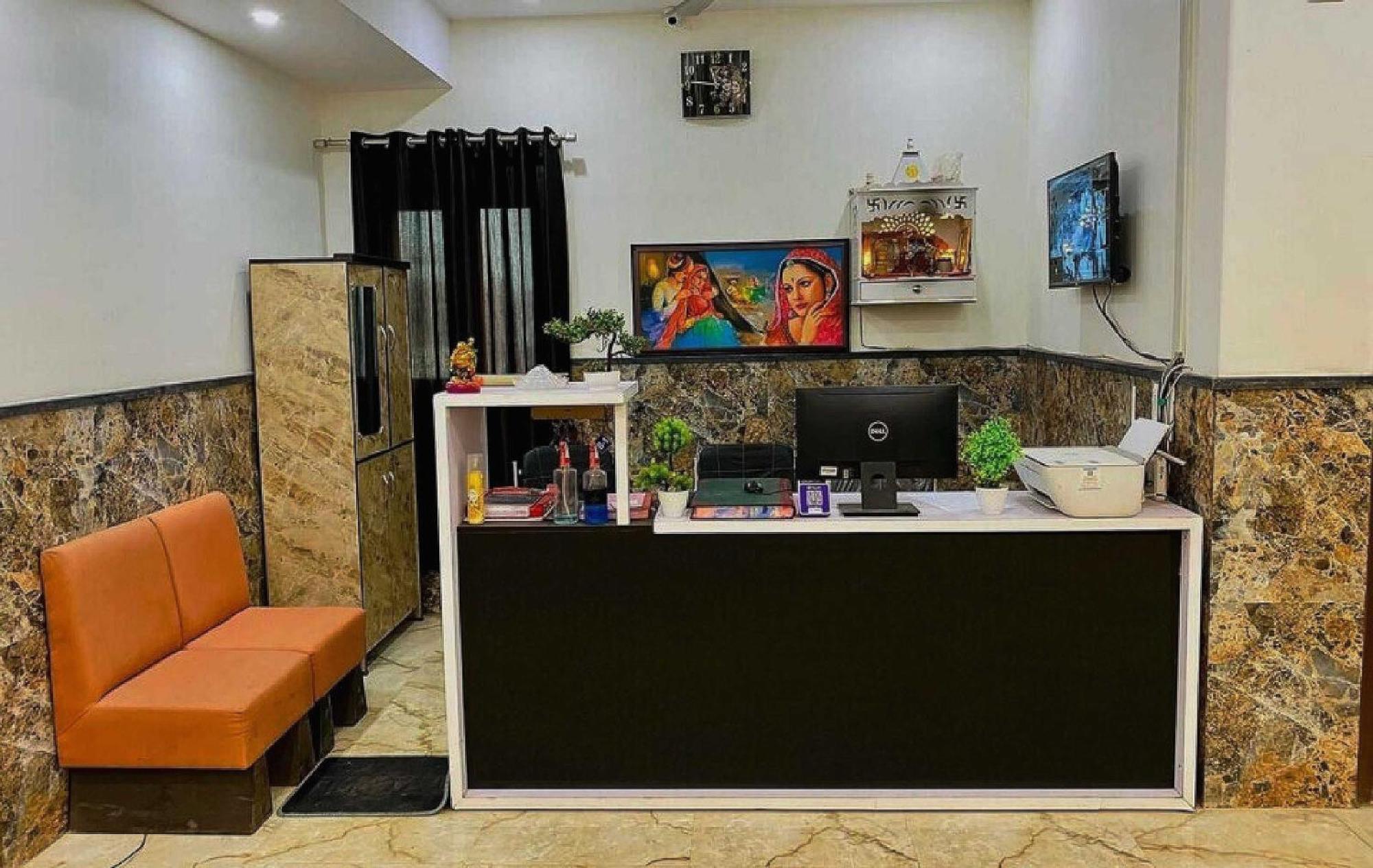 Hotel O K R Resdiancy Near Botanic Garden Of Indian Republic Noida Bagian luar foto